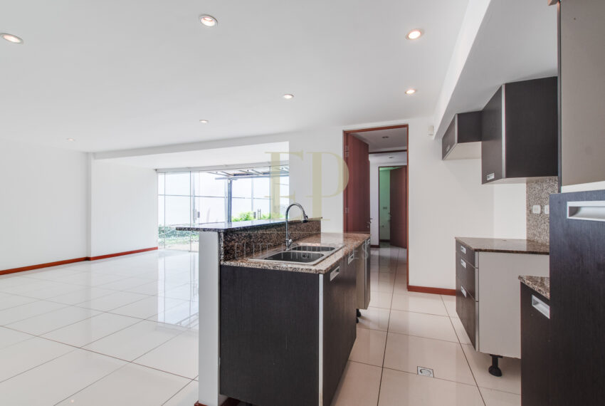 For sale corner home with garden in condominium Pozos