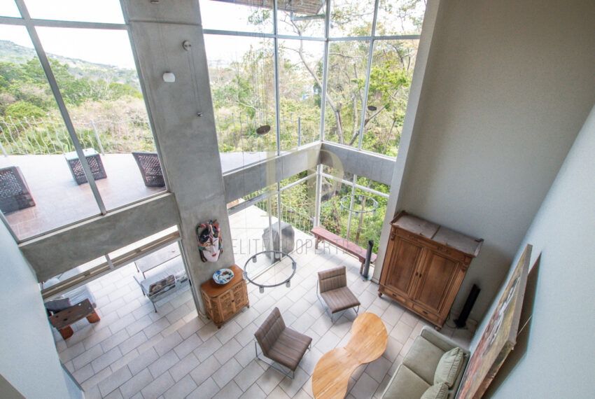 For sale Modern, independent home in safe residential. Views