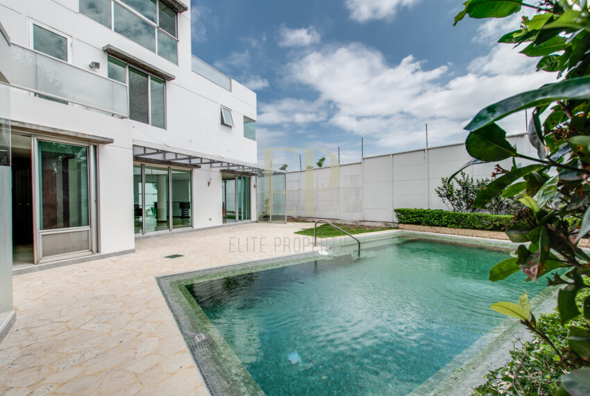 Modern home with private heated pool Escazu