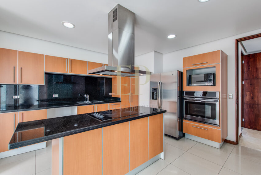 Modern home in condominium with 24/7 security, l in an excellent location in Escazu.