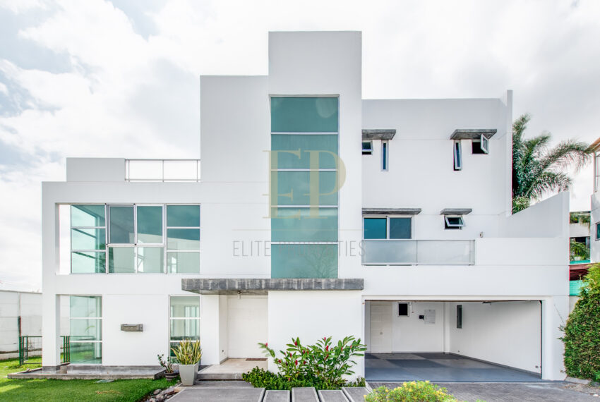 Modern home with private heated pool Escazu