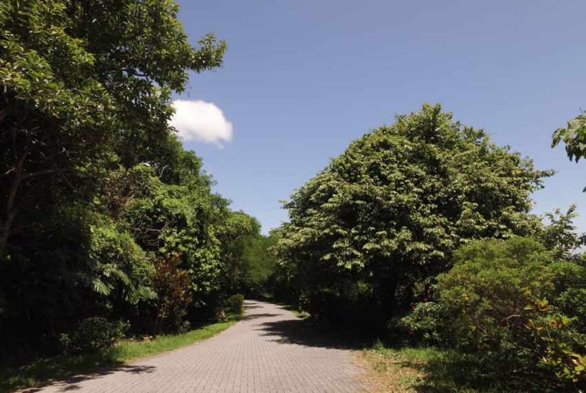 Flat Lot for sale in exclusive condominium Piedades Santa Ana