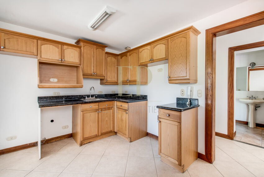 Apartment for sale in Escazu, condo with heated pool, Tennis