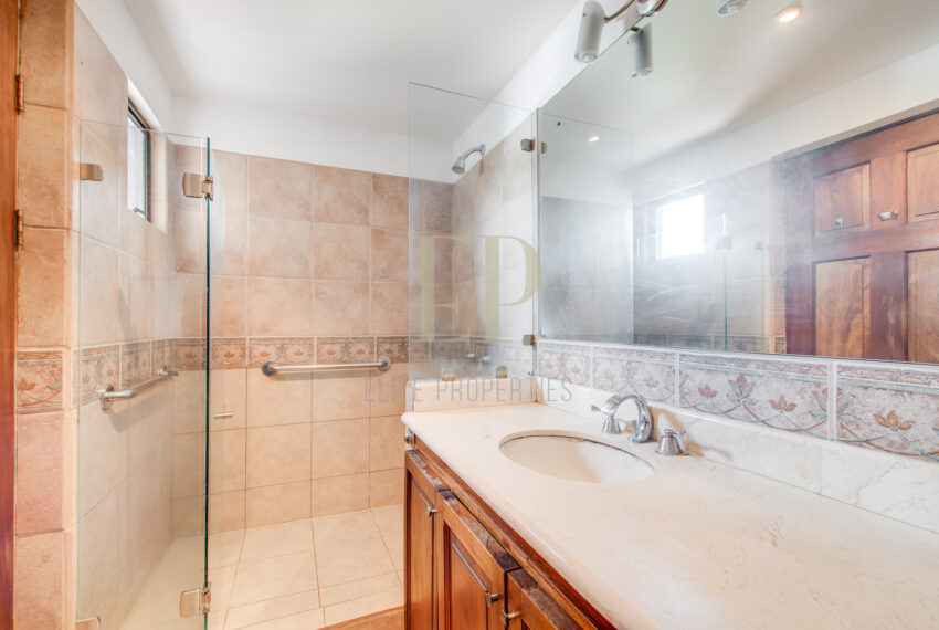 Apartment for sale in Escazu, condo with heated pool, Tennis