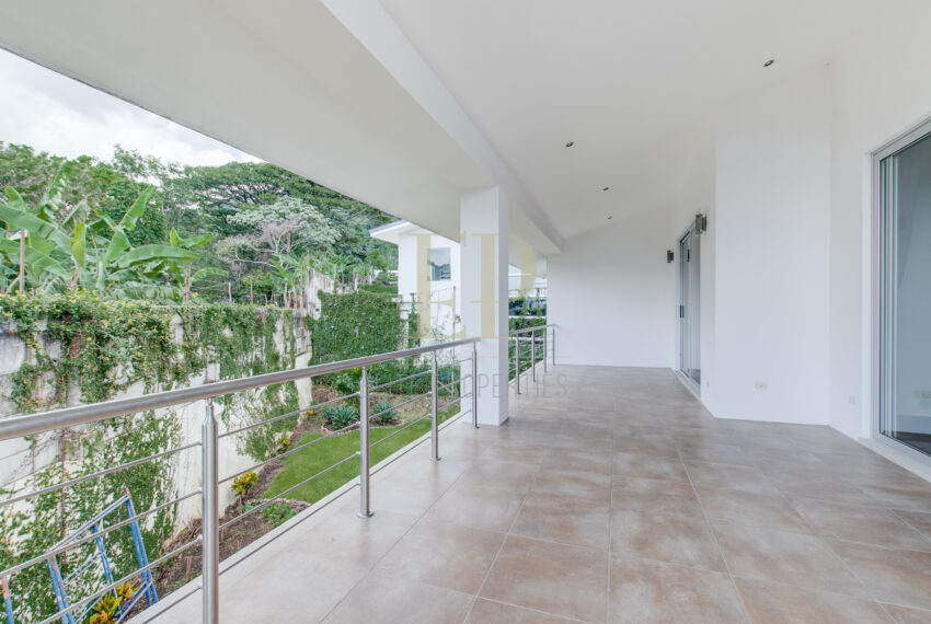 Se alquila casa de moderna Escazu Jaboncillo