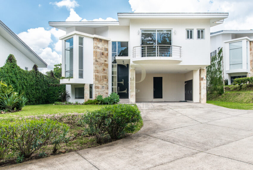 Modern home for rent Escazu Jaboncillo