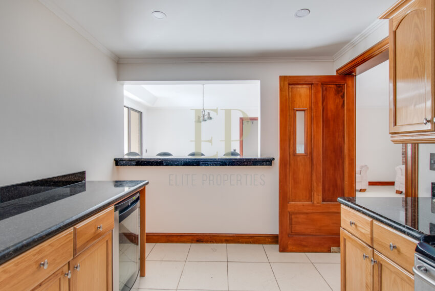 Apartamento en Escazu cerca de La Paco y Word Gym