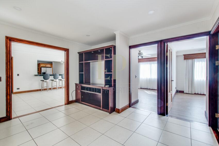 Apartamento en Escazu cerca de La Paco y Word Gym
