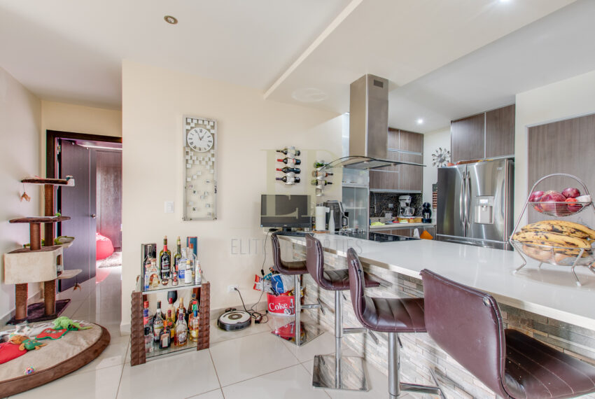 Hermoso apartamento en planta baja con vista al rio Santa Ana Centro