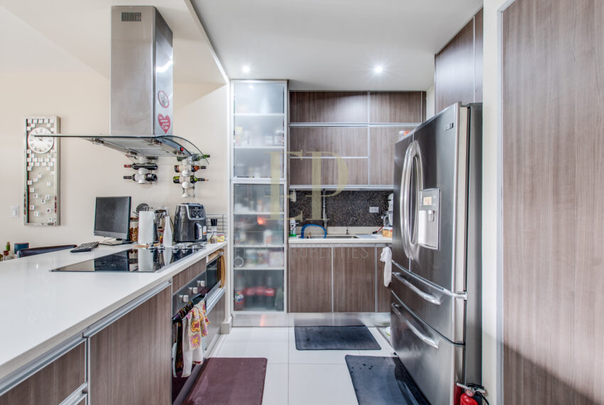 Hermoso apartamento en planta baja con vista al rio Santa Ana Centro
