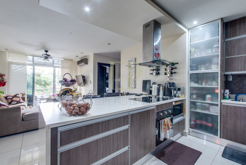 Hermoso apartamento en planta baja con vista al rio Santa Ana Centro
