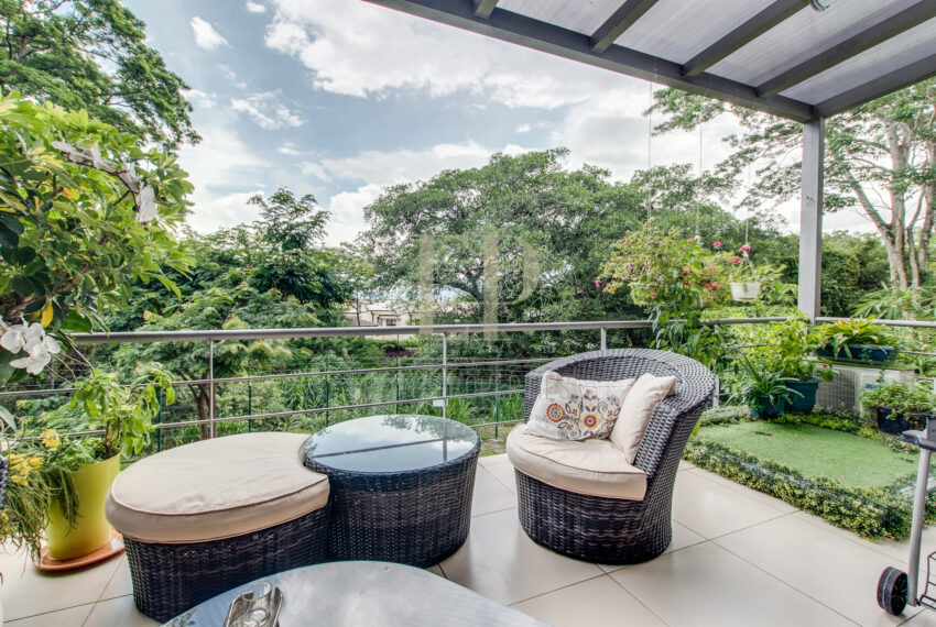 Hermoso apartamento en planta baja con vista al rio Santa Ana Centro