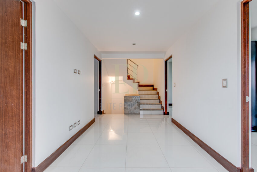 Muy bonita casa moderna con jardín Brasil de Santa Ana