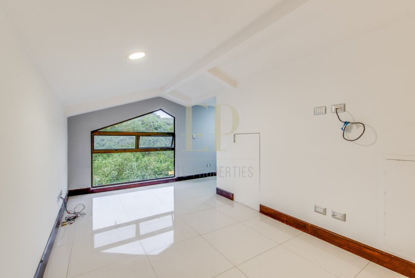 Muy bonita casa moderna con jardín Brasil de Santa Ana