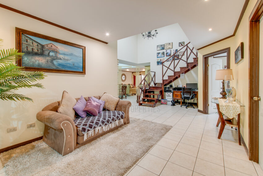 Casa independiente en Escazu Trejos Montealegre