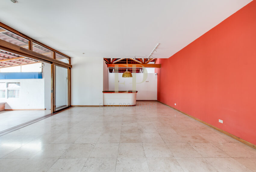 For sale independent one story home with private pool Escazu