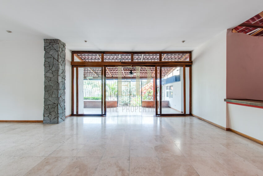 For sale independent one story home with private pool Escazu