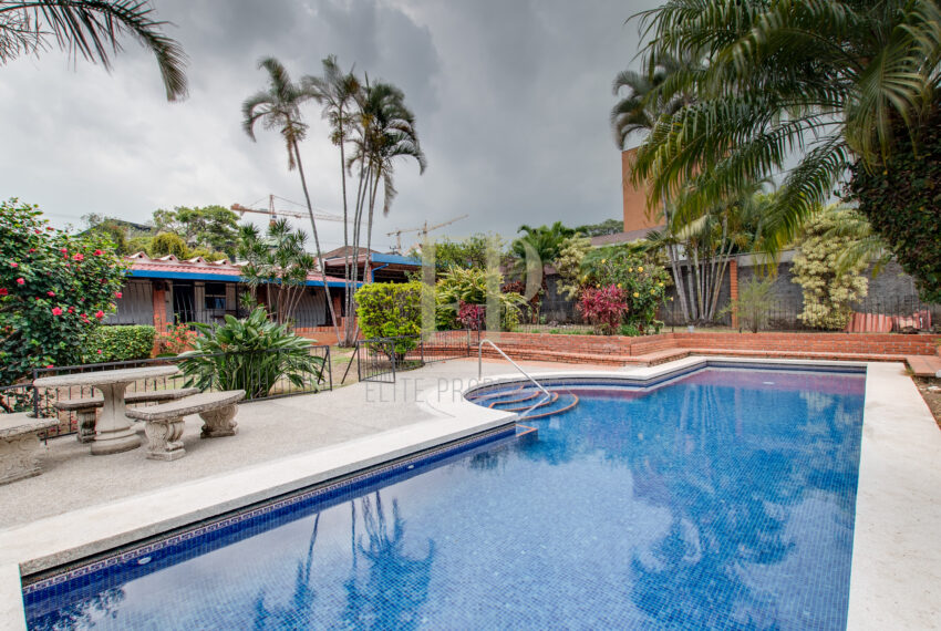 For sale independent one story home with private pool Escazu
