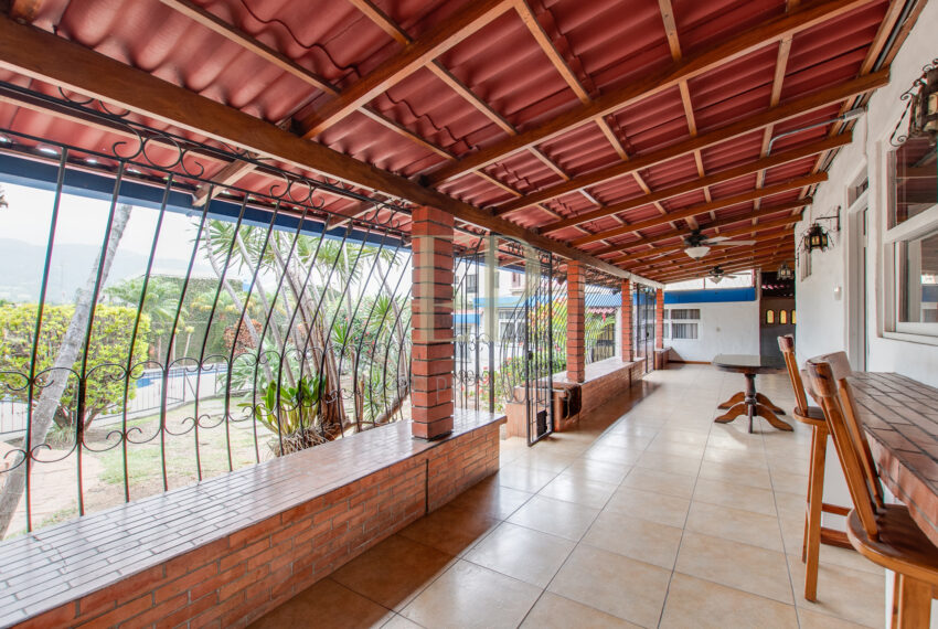 For sale independent one story home with private pool Escazu