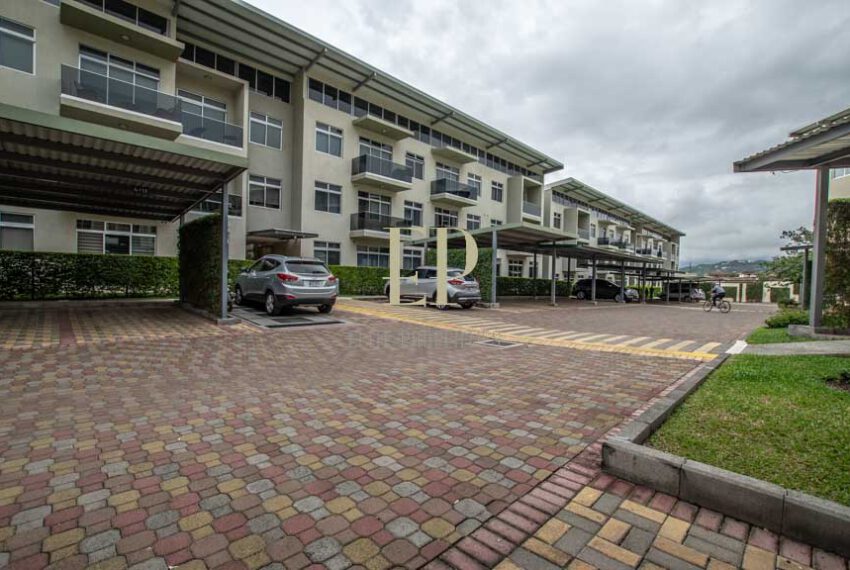 Hermoso apartamento en planta baja con vista al rio Santa Ana Centro
