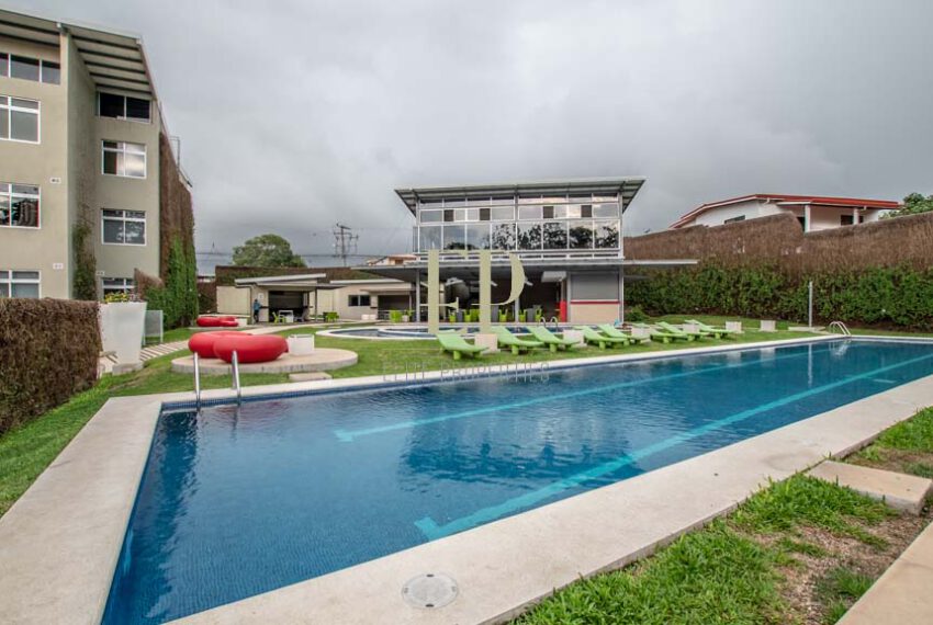 Hermoso apartamento en planta baja con vista al rio Santa Ana Centro