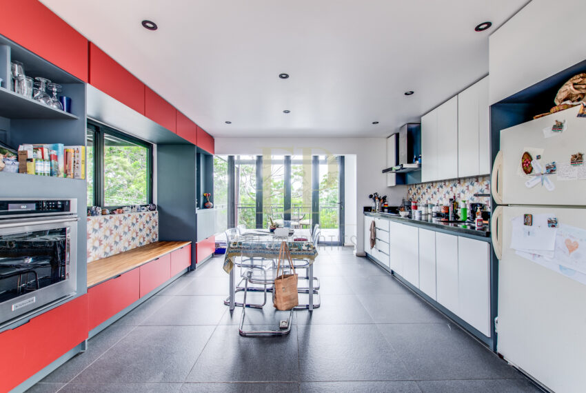 Casa independiente contemporánea con vistas a Santa Ana