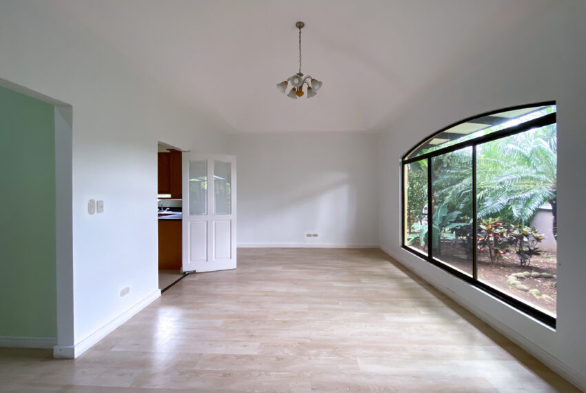 House for sale in condominium Santa Ana Lindora