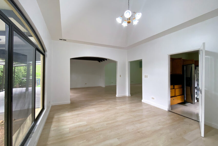 House for sale in condominium Santa Ana Lindora