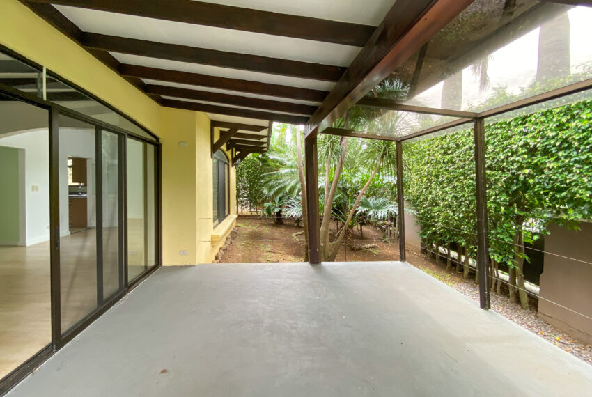 House for sale in condominium Santa Ana Lindora