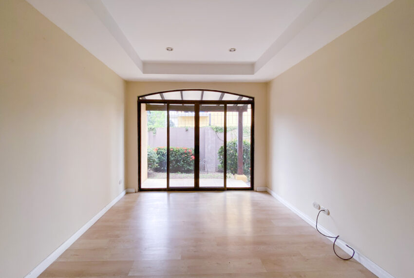 House for sale in condominium Santa Ana Lindora