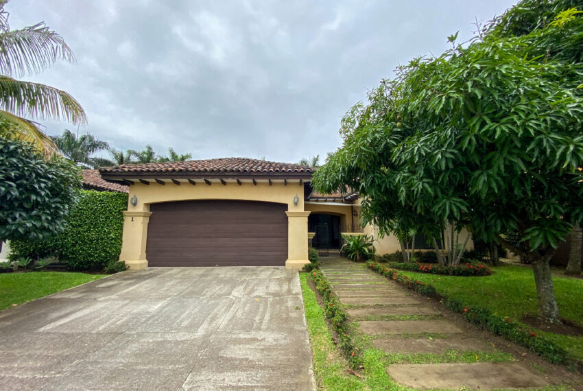 santa ana lindora house for sale