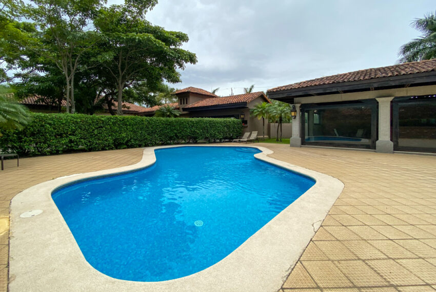 House for sale in condominium Santa Ana Lindora