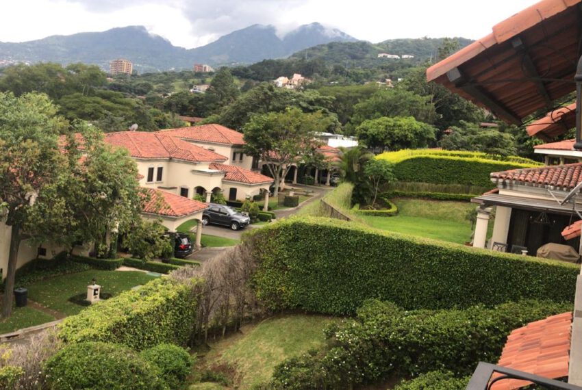 Independent home with views in Escazu Cerro Alto