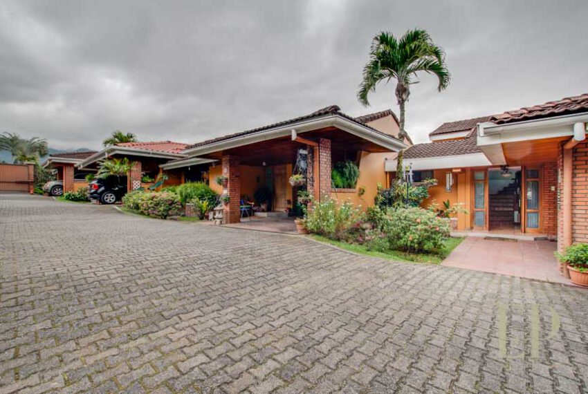 For sale house in small, private condominium Escazu San Rafael