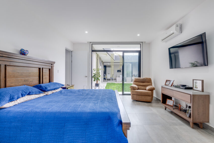 One level house in Santa Ana Rio Oro