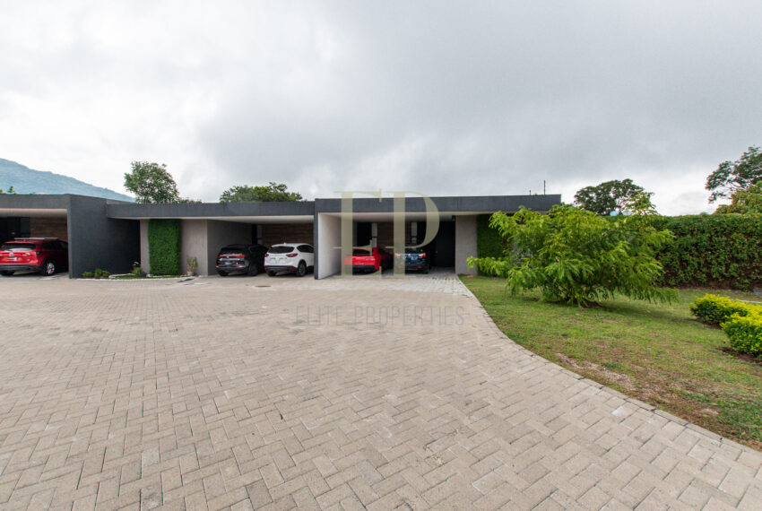 One level house in Santa Ana Rio Oro