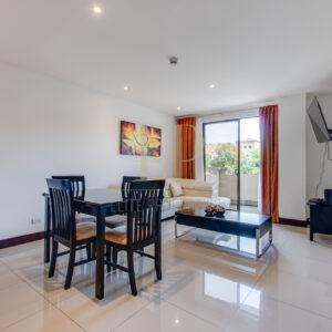 Furnished apartment in Condominium Montesol Santa Ana