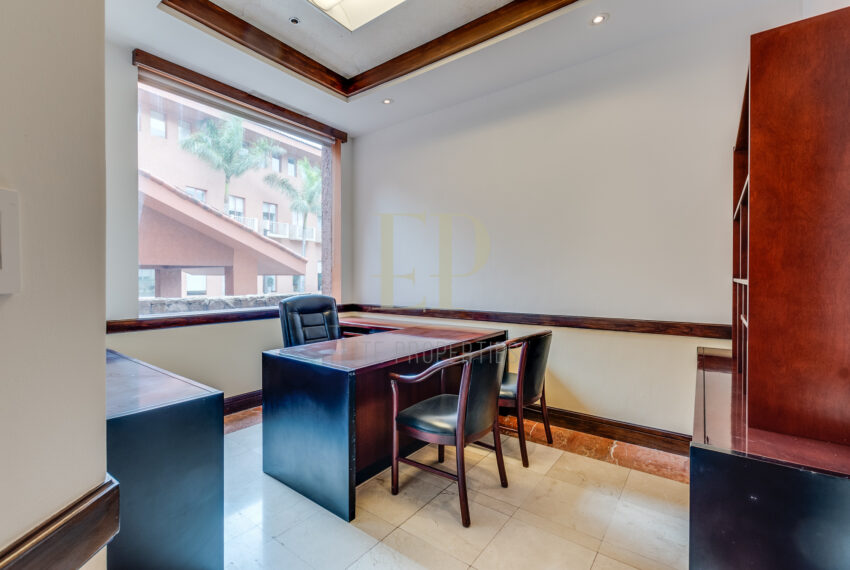 For sale or rent office space Escazu, near Multiplaza