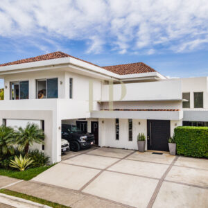 For sale modern home Santa Ana Piedades