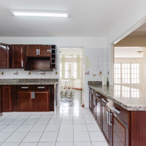 For sale a house with a garden in Escazu Trejos Montealegre