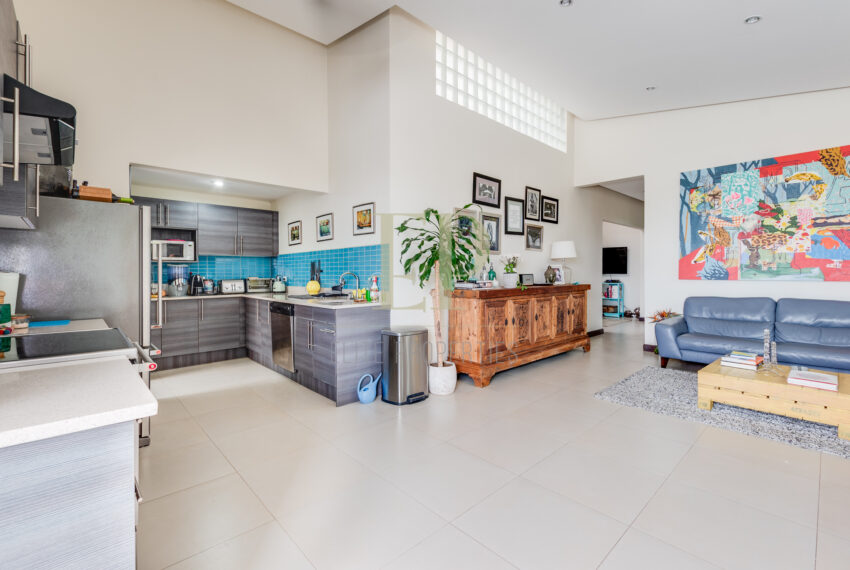 Modern apartment for sale in Santa Ana Pozos