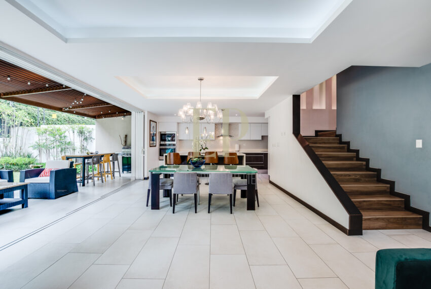 For sale contemporary house with garden Santa Ana, Pozos