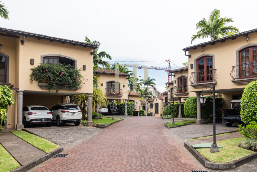 Large home for sale in Escazu San Rafael 