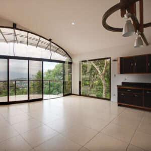 Independent house with views, perfect for office