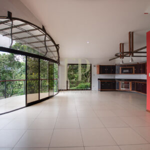 Independent house with views, perfect for office