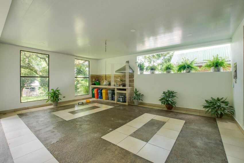 Modern_Two_Story_Home_rental