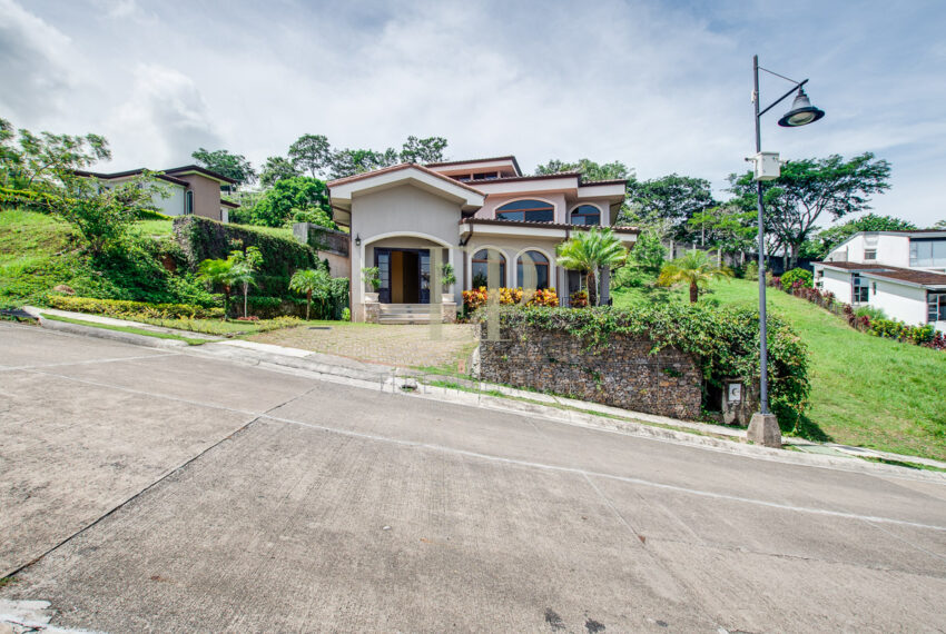 Two story elegant home for sale in Ciudad Colon