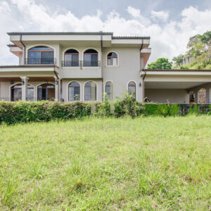 Two story elegant home for rent in Ciudad Colon