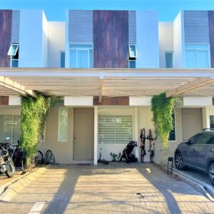 Se vende casa moderna en condominio Santa Ana Pozos
