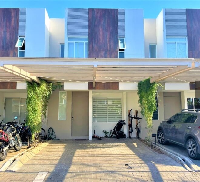 Se vende casa moderna en condominio Santa Ana Pozos